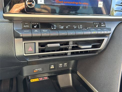 Used 2025 Toyota Camry LE w/ Convenience Package image 20