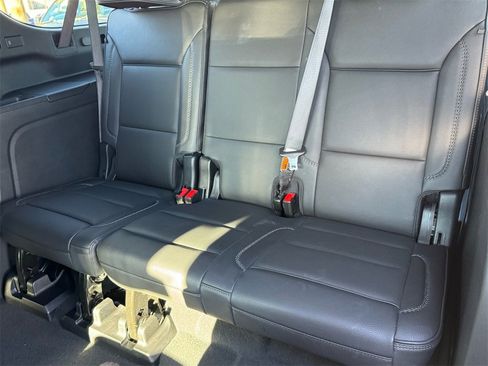 Used 2025 GMC Yukon XL Denali image 14