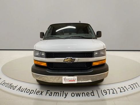 Used 2025 Chevrolet Express 3500 LT w/ LT Preferred Equipment Group RWD image 8