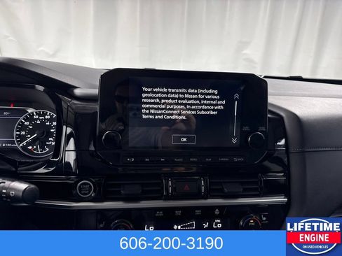 Used 2024 Nissan Pathfinder SL AWD/4WD image 19