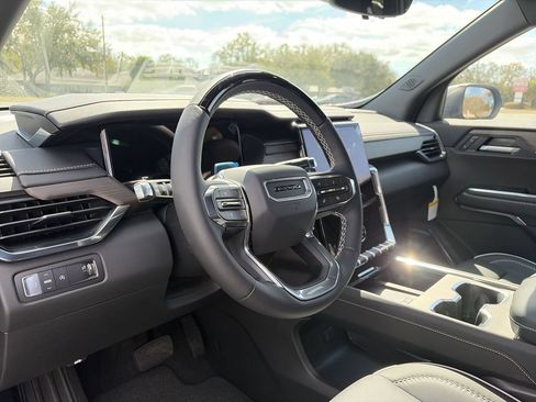 New 2026 GMC Acadia Denali w/ Super Cruise Package FWD image 17