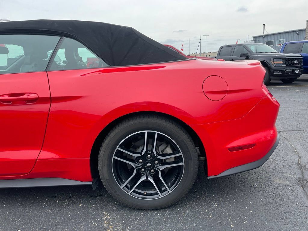Used 2018 Ford Mustang Premium RWD image 26