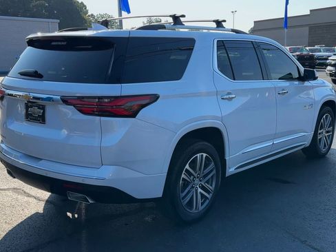 Used 2023 Chevrolet Traverse High Country w/ LPO, 'HIT The Road' Package FWD image 8