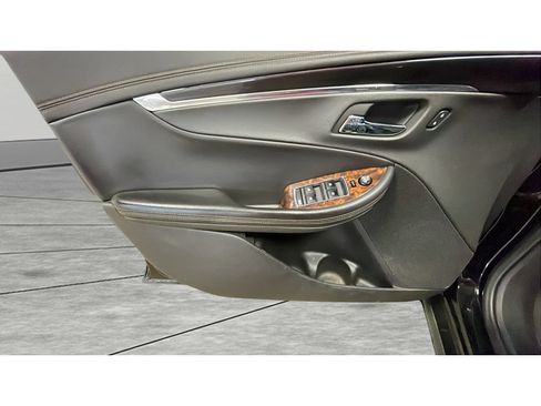Used 2014 Chevrolet Impala LT w/ Convenience Package FWD image 10
