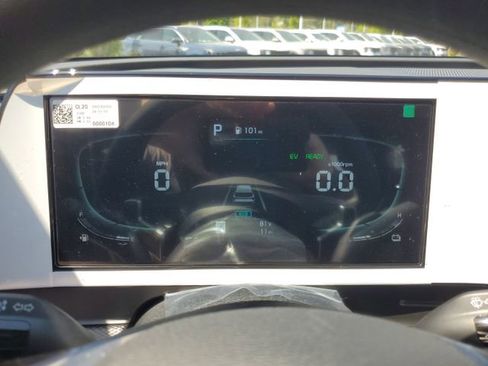 New 2025 Kia Sportage LX image 16