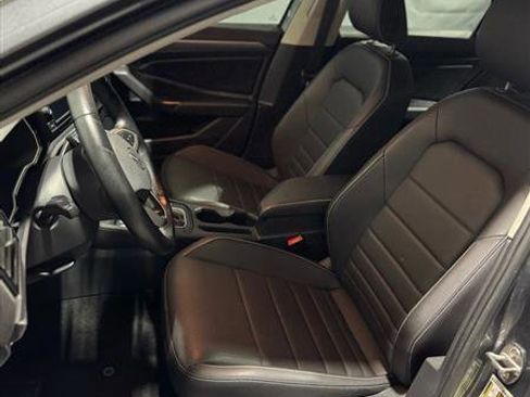 Used 2024 Volkswagen Jetta SE FWD image 9