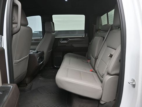 Used 2025 Chevrolet Silverado 3500 LTZ w/ LTZ Convenience Package image 26