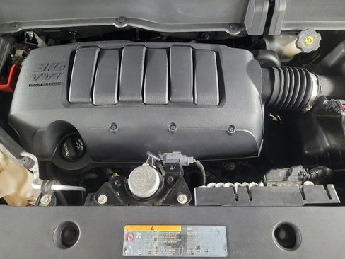 Used 2016 GMC Acadia SLE FWD image 30
