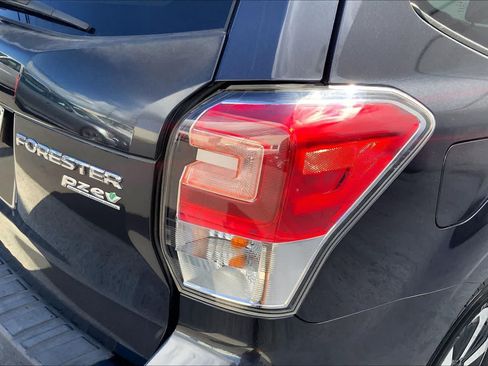 Used 2017 Subaru Forester 2.5i Premium AWD/4WD image 32