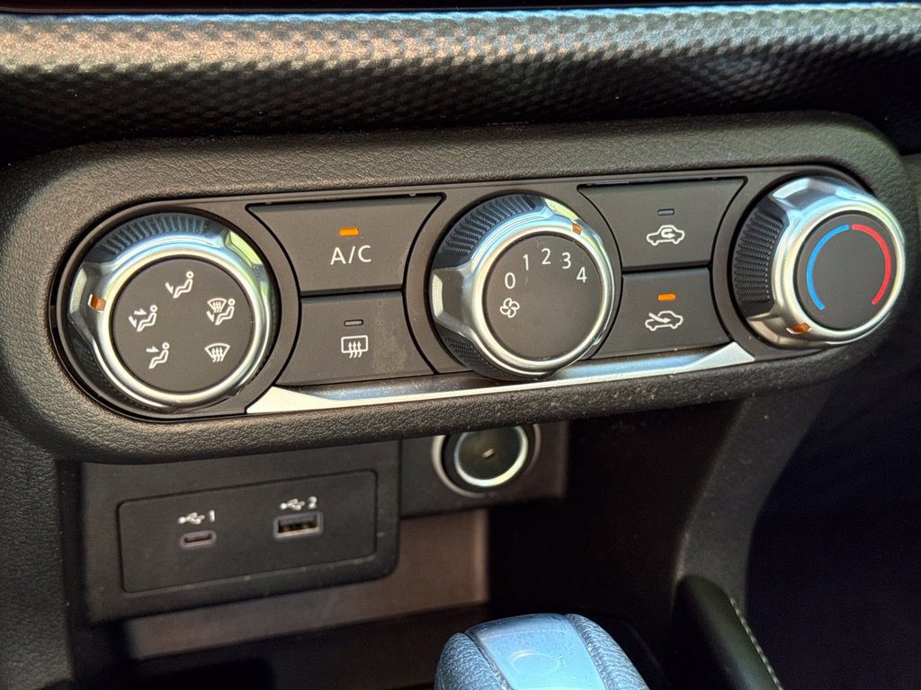 Used 2024 Nissan Kicks SV FWD image 34