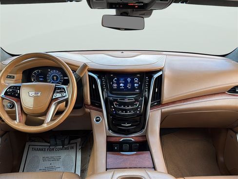 Used 2017 Cadillac Escalade Platinum AWD/4WD image 25