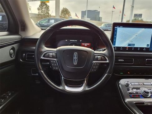 Certified 2021 Lincoln Nautilus Reserve w/ Equipment Group 201A image 11