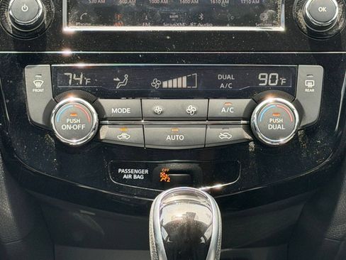Used 2021 Nissan Rogue Sport SV w/ Technology Package FWD image 18