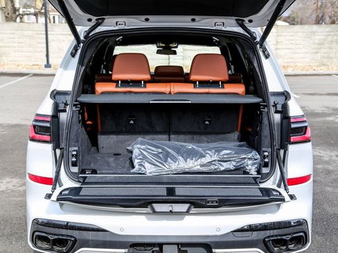 New 2026 BMW X7 M60i image 27