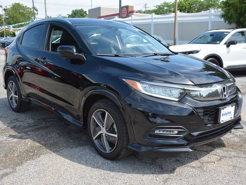 Used 2019 Honda HR-V Touring image 6