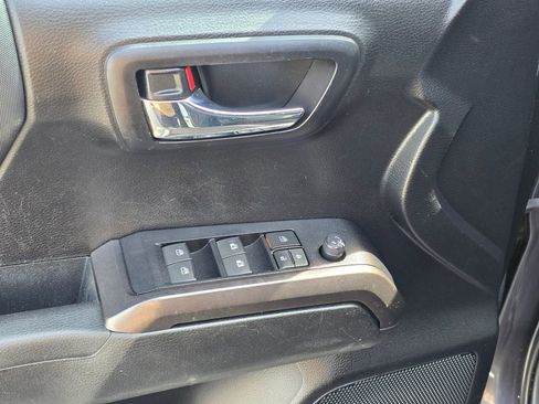 Used 2021 Toyota Tacoma TRD Off-Road w/ Technology Package image 22