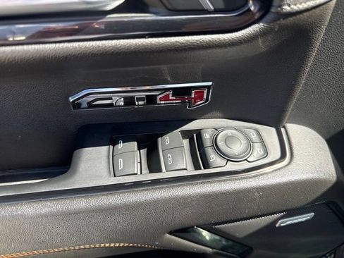 Used 2023 GMC Sierra 1500 AT4 w/ AT4 Premium Package AWD/4WD image 12