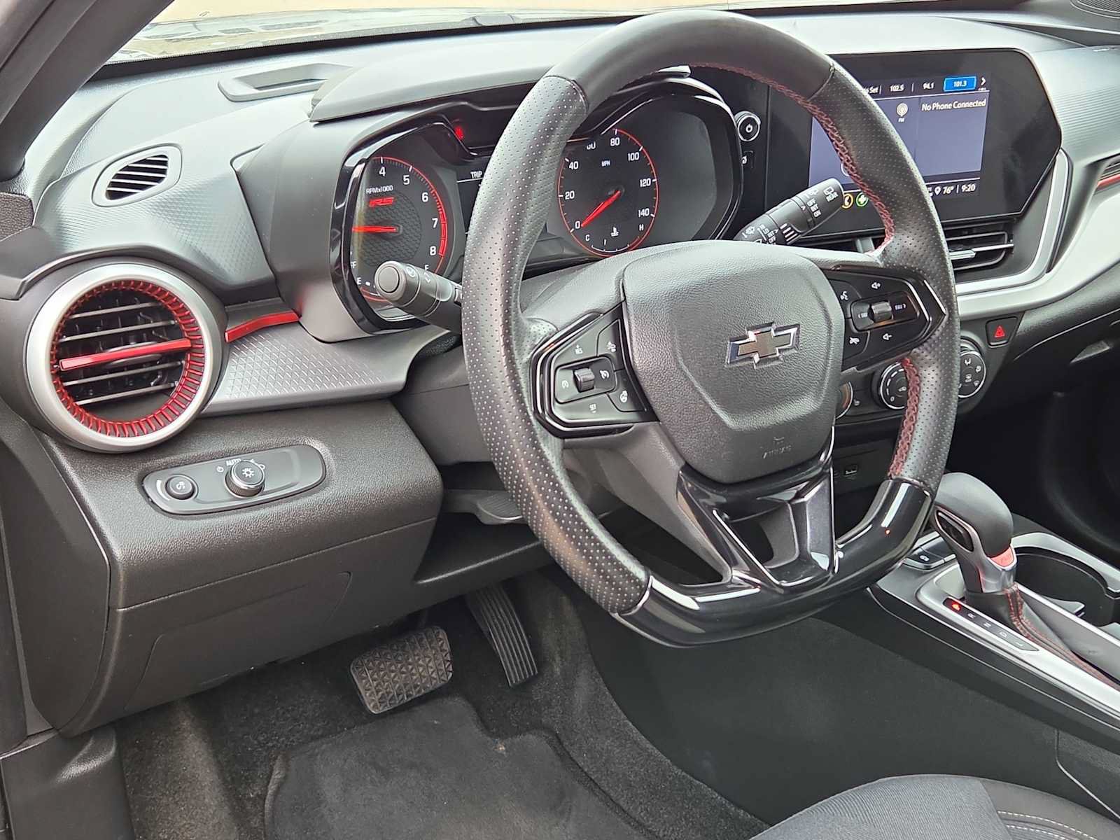 Used 2024 Chevrolet Trax RS FWD image 10