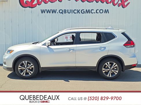 Used 2019 Nissan Rogue SV w/ Sun & Sound Touring Package FWD image 4