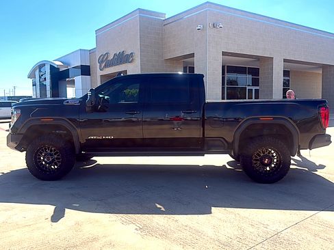 Used 2021 GMC Sierra 2500 AT4 w/ AT4 Premium Plus Package AWD/4WD image 4