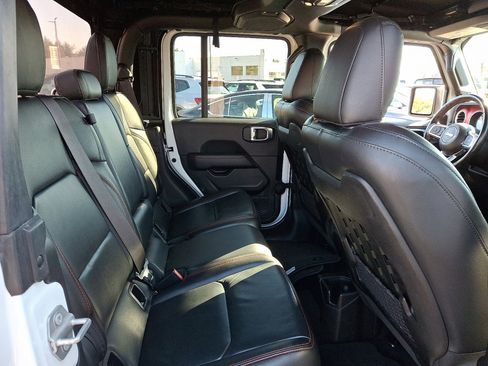 Certified 2022 Jeep Gladiator Rubicon w/ Cold Weather Group image 15