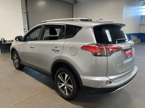 Used 2016 Toyota RAV4 XLE FWD image 5