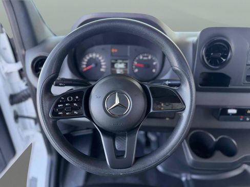 Used 2023 Mercedes-Benz Sprinter 2500 image 12