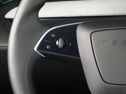 Used 2026 Tesla Model Y Long Range RWD image 36