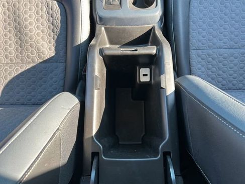 Used 2016 Chevrolet Colorado Z71 AWD/4WD image 17