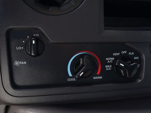 Used 2024 Ford E-450 and Econoline 450 Super Duty w/ Power Windows & Locks Group RWD image 30