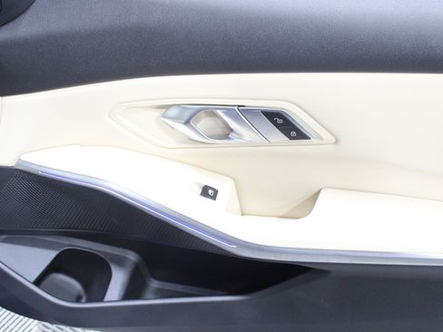 Used 2020 BMW 330i 330i w/ Driving Assistance Package image 27