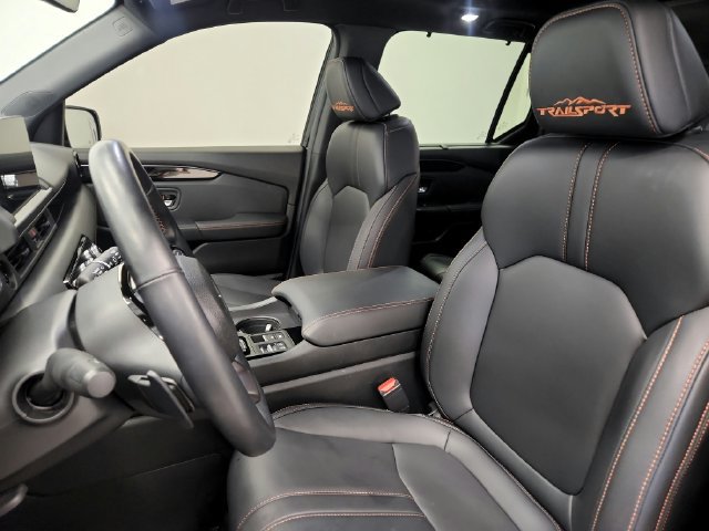 Used 2025 Honda Pilot TrailSport image 15