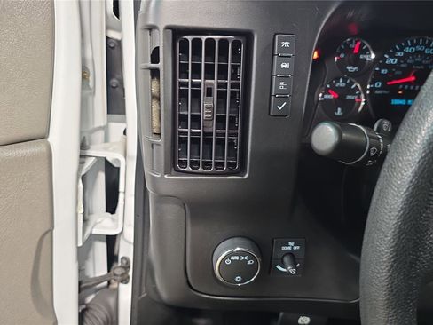 Used 2024 GMC Savana 2500 2500 RWD 135 w/ Driver Convenience Package image 19