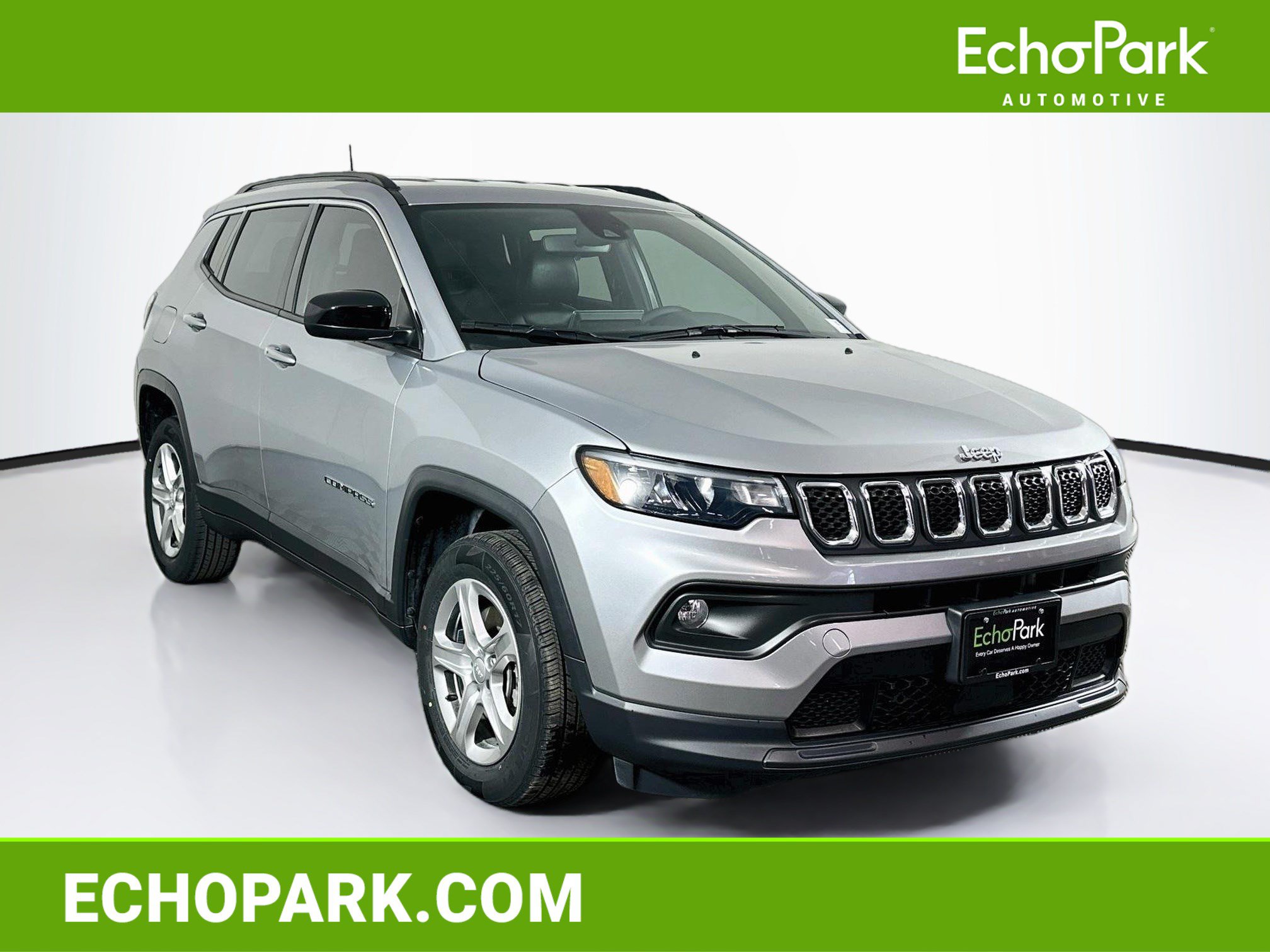 Used 2023 Jeep Compass Latitude AWD/4WD image 1