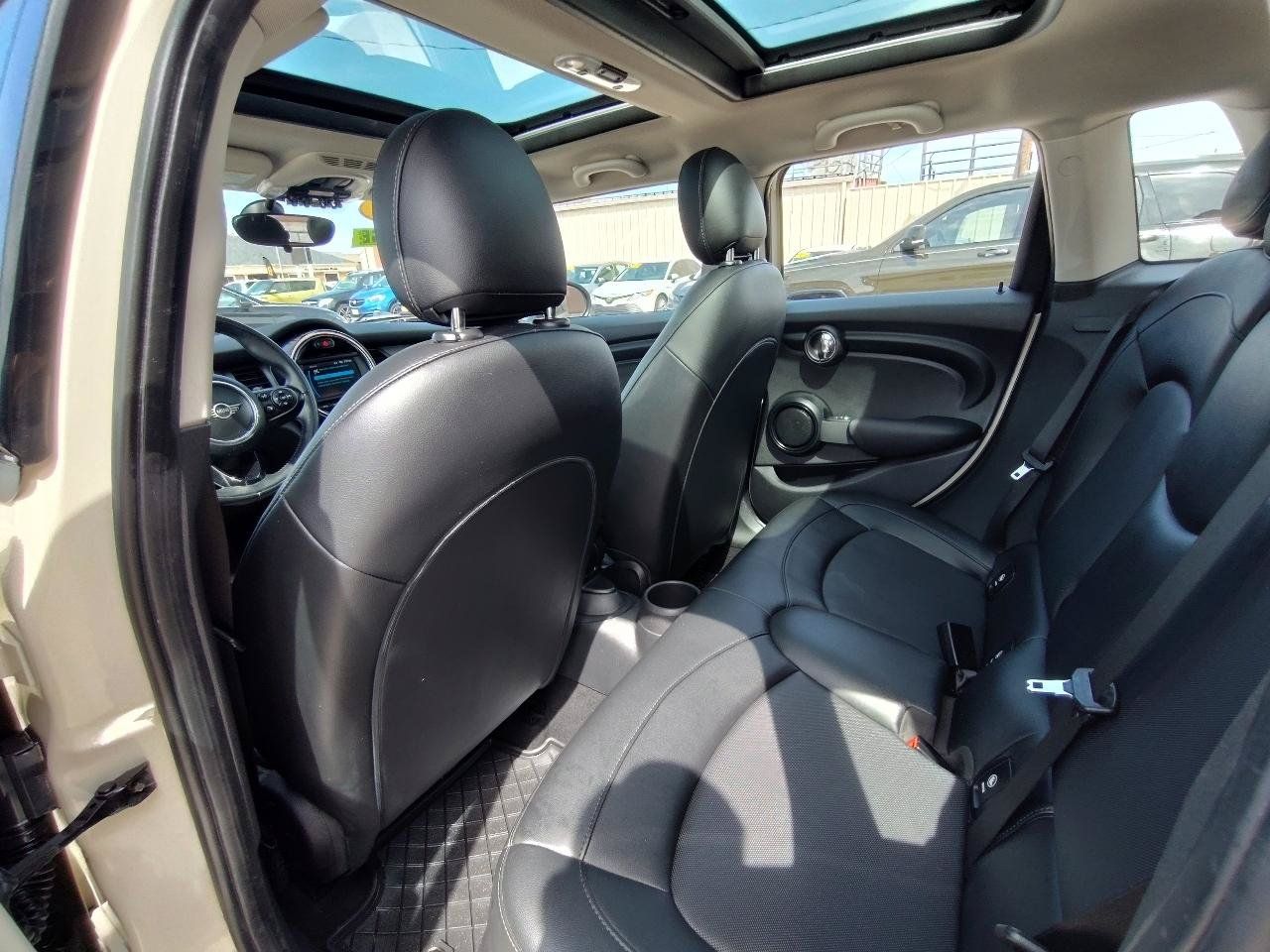 Used 2019 MINI Cooper 4-Door Hardtop FWD image 31