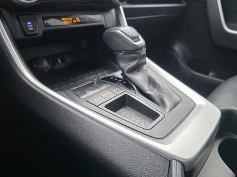 Used 2019 Toyota RAV4 XLE Premium FWD image 21