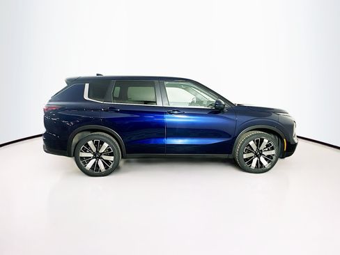 Used 2025 Mitsubishi Outlander SE AWD/4WD image 10
