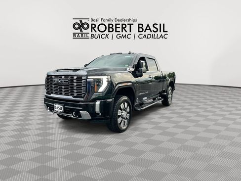 Used 2024 GMC Sierra 2500 Denali AWD/4WD image 4