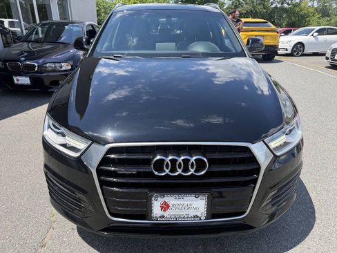 Used 2018 Audi Q3 2.0T Premium w/ Convenience Package AWD/4WD image 2