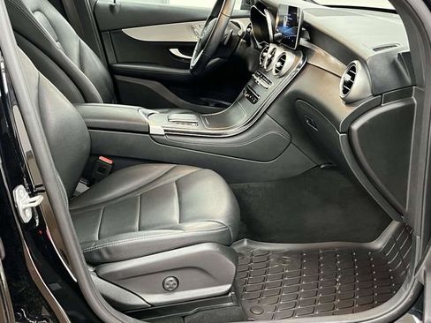 Used 2021 Mercedes-Benz GLC 300 4MATIC image 27
