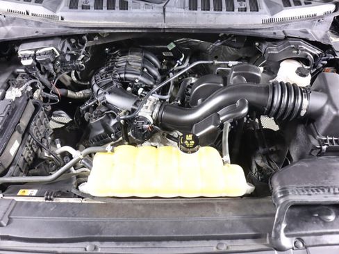 Used 2016 Ford F150 XLT AWD/4WD image 41