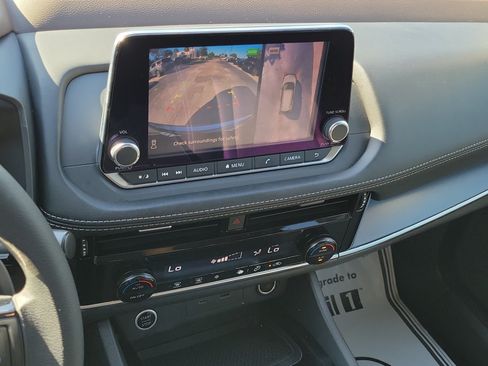 Used 2021 Nissan Rogue SV FWD image 25