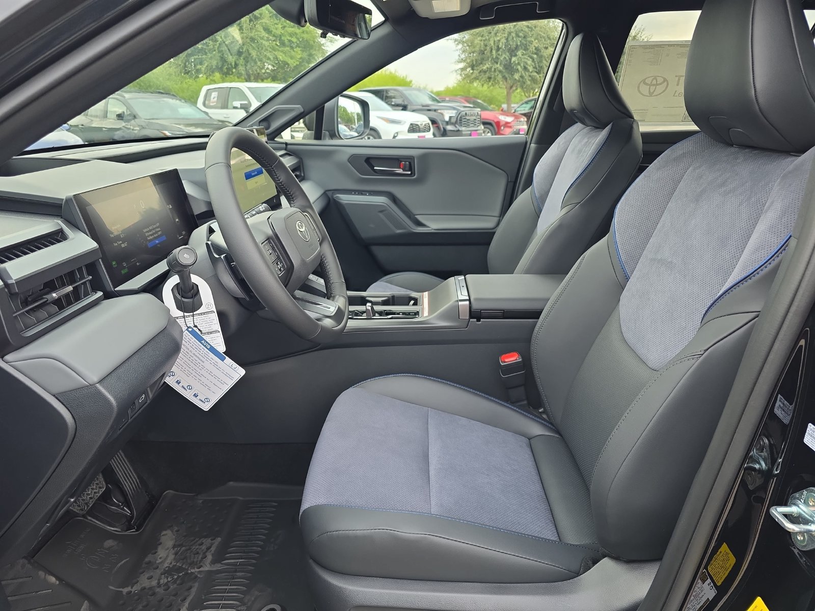 New 2026 Toyota RAV4 XSE w/ Panoramic Sun Roof Package AWD/4WD image 11