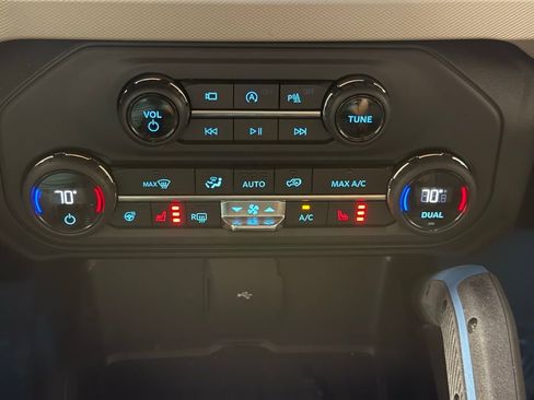 Used 2023 Ford Bronco Wildtrak image 16