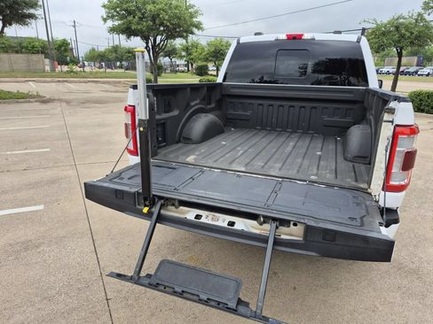 Used 2022 Ford F150 Lariat AWD/4WD image 11