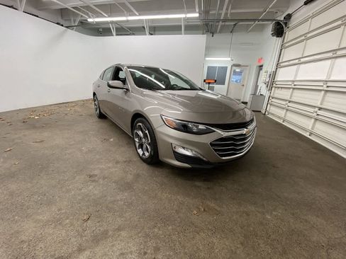 Used 2023 Chevrolet Malibu LT image 8