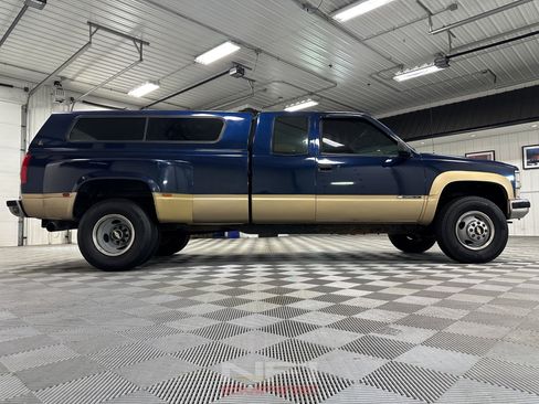 Used 1993 Chevrolet Silverado 3500 4x4 Extended Cab image 17