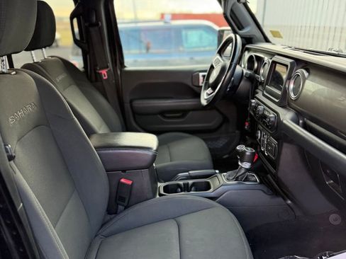 Used 2020 Jeep Wrangler Unlimited Sahara image 46
