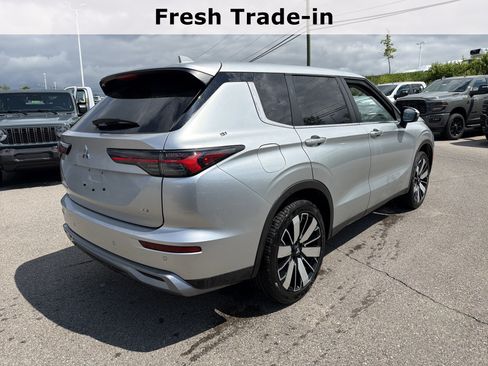 Used 2025 Mitsubishi Outlander SE AWD/4WD image 13