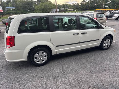 Used 2013 Dodge Grand Caravan American Value Package FWD image 10